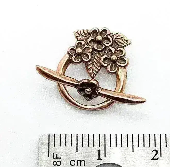 The Bronze Line, 3 Flowers Toggle Clasp, 15mm