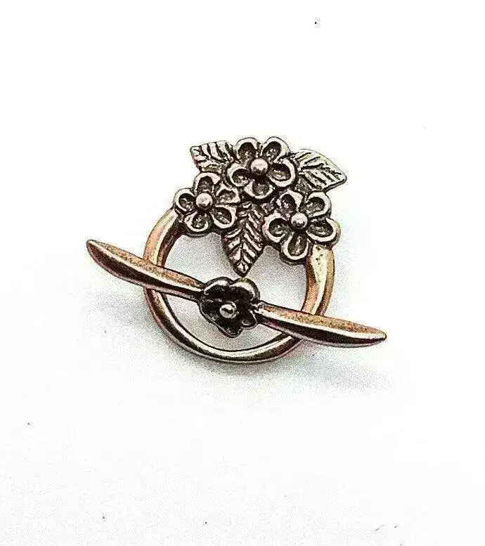The Bronze Line, 3 Flowers Toggle Clasp, 15mm - Image 4