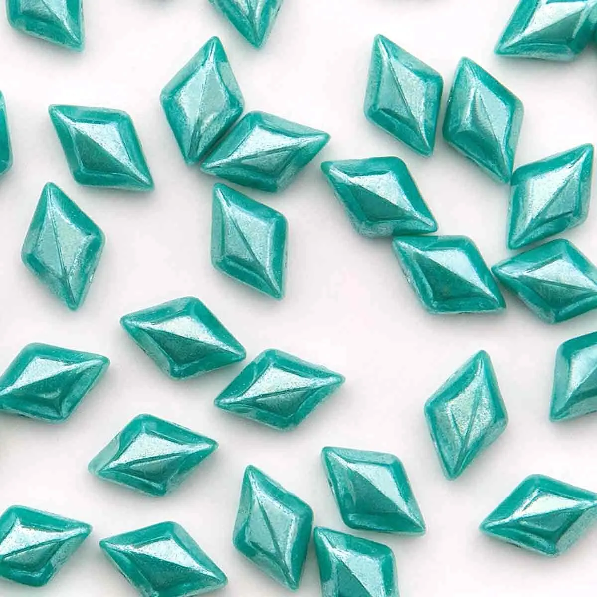 Gemduo Beads, Turquoise Green Luster, 10g.