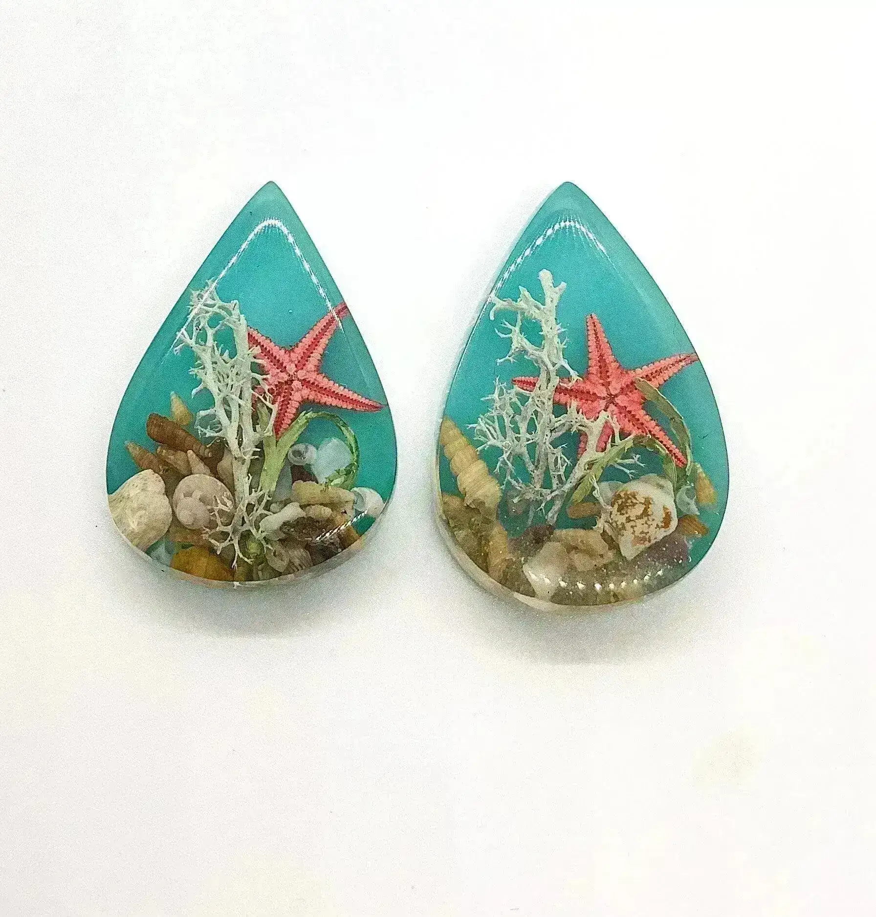 Seaside Teardrop Cabochon, Handmade, Resin & Sea Elements - Image 3