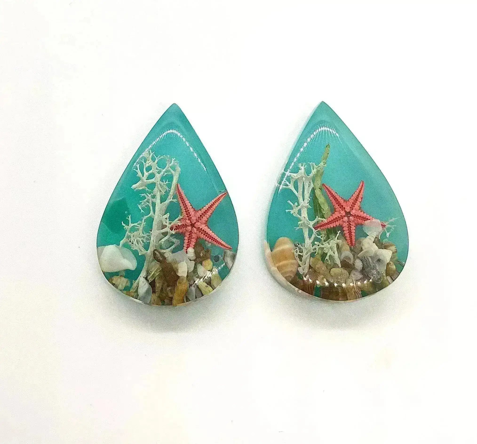 Seaside Teardrop Cabochon, Handmade, Resin & Sea Elements - Image 4