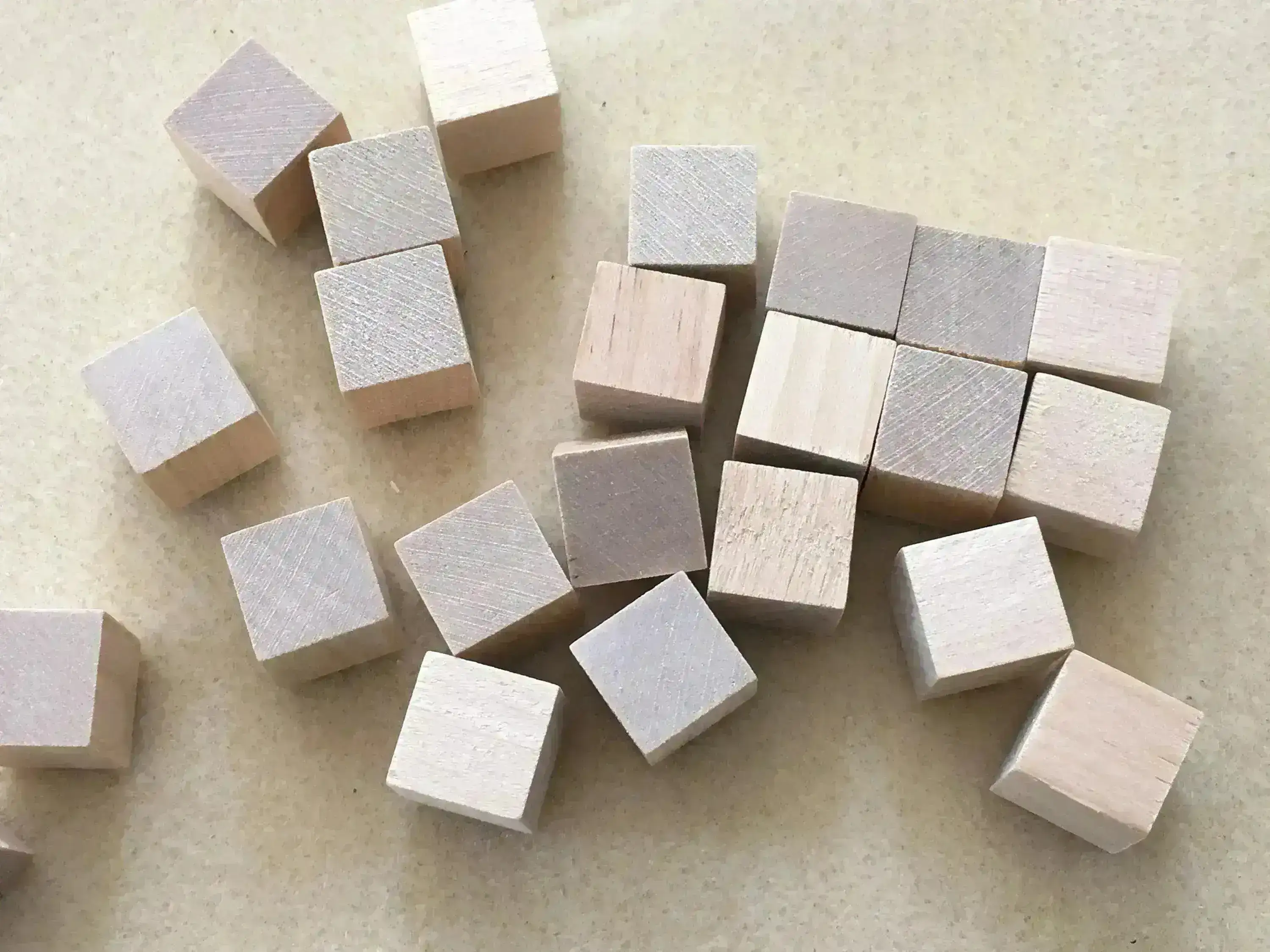 Wooden Cubes par Puca 15mm (2 Pieces) - Image 3